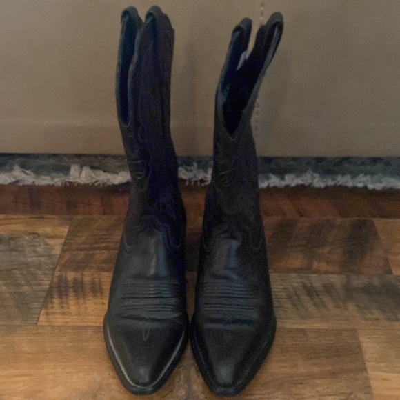 Ariat black leather pointed toe western boots size 5.5B - Picture 3 of 7